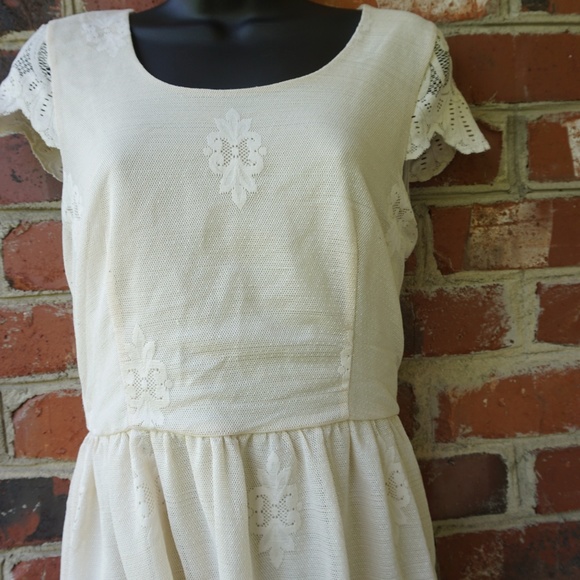 Love Fire Cream Lace Dress - Picture 2 of 5